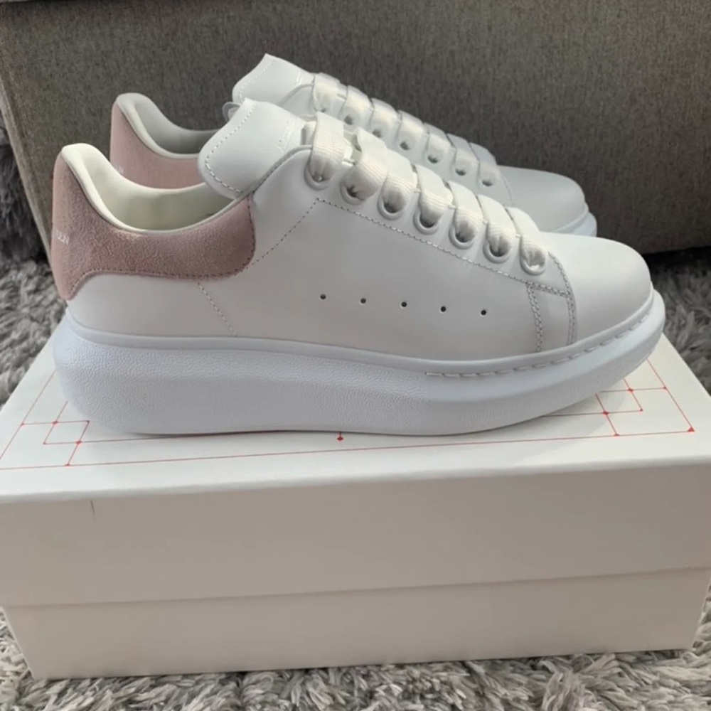 Alexander McQueen White Leather Sneakers with Blush Heel Tab - Picture 2 of 9